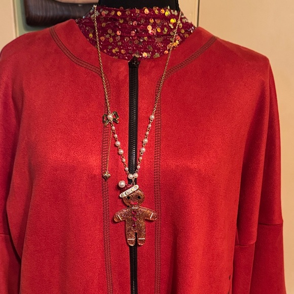 Betsey Johnson Gingerbread Pendant Necklace Long Adjustable Chain Boxed. - Picture 4 of 6